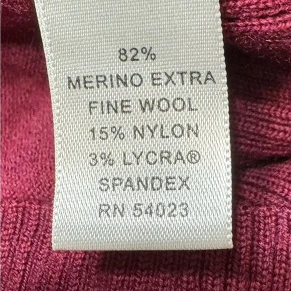 Banana Republic Maroon Extra Fine Merino Wool Women’s Cardigan Sweater XS fit - Picture 5 of 5